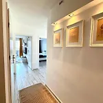Ohmyhome Panorama W Centrum Warszawy Z Widokiem Na Palac Kultury * وارسو