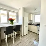 Ohmyhome Panorama W Centrum Warszawy Z Widokiem Na Palac Kultury Διαμέρισμα